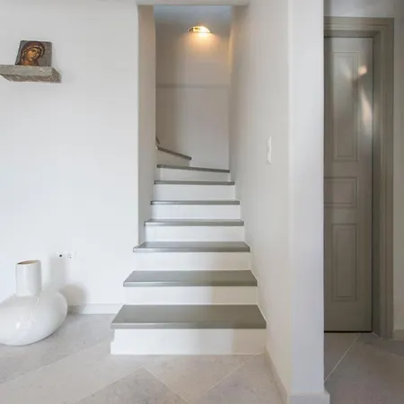 Paros Sleeps 8 Air Con Wifi T478604 * Parikia (Paros)